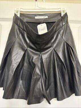 Altar'd State Black Faux Leather Pleated Skort - Size Large NWT